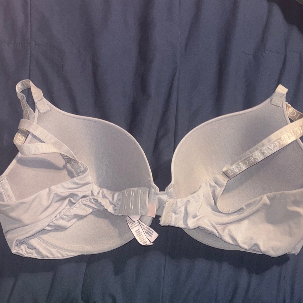 Victoria's Secret Shimmering t-shirt, push-up, full coverage, lined smooth Bra - Picture 4 of 4